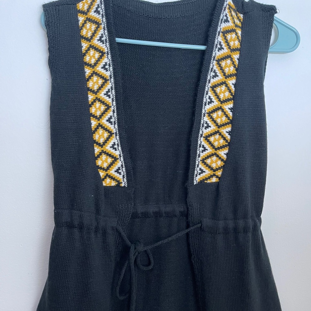 Vest - Picture 2 of 2